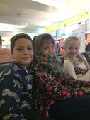 Участники фестиваля слева направо — Захар Камынин, Вика Машихина, Дарья Орлова перелет в Уфу через Москву